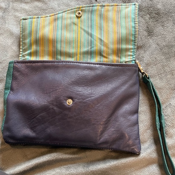 Blue leather clutch - Picture 3 of 3